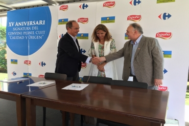 Espuña と15年目の契約更新を行う Carrefour